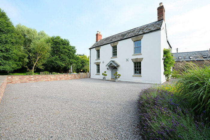 7 Bedroom Detached House For Sale In Walford, House + Detached Cottage, Garaging & Paddock, HR9
