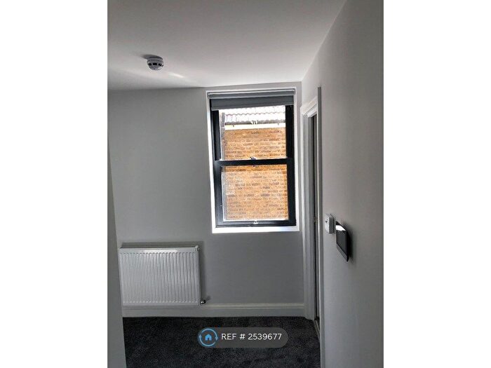 2 Bedroom Flat To Rent In Station Road, Ashford, TW15