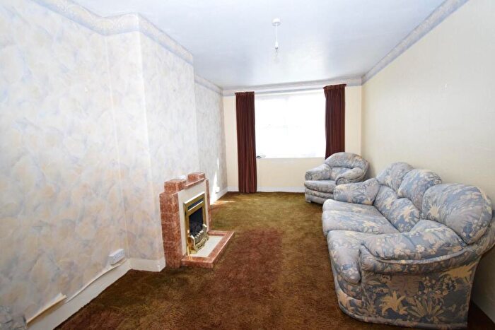 3 Bedroom Flat For Sale In Queens Road, Criccieth, LL52