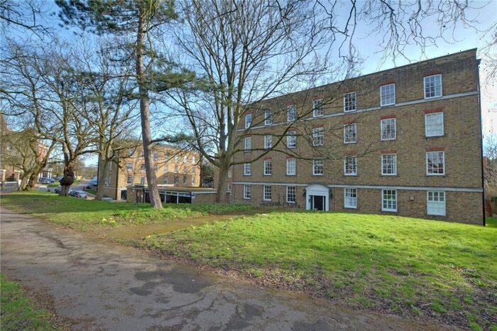 2 Bedroom Flat To Rent In Point Close, Greenwich, London, SE10