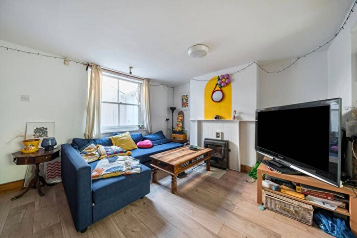5 Bedroom House To Rent In Brokesley Street, Bow, London, E3
