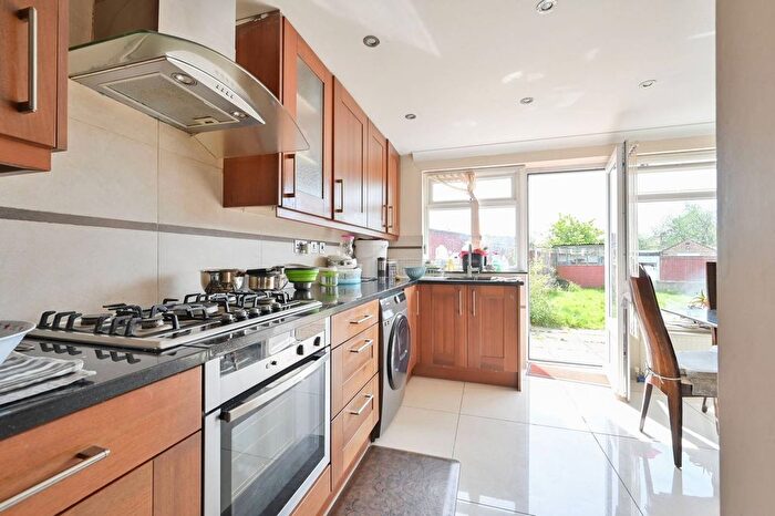 3 Bedroom End Of Terrace House To Rent In Primrose Close, Harrow, HA2