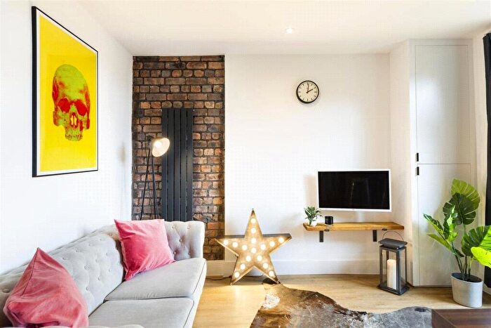 6 Bedroom Semi-Detached House To Rent In Charlton Road, Kingswood, Bristol, BS15