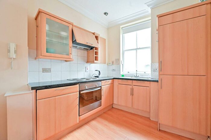 Studio To Rent In Southwark Street, London Bridge, London, SE1