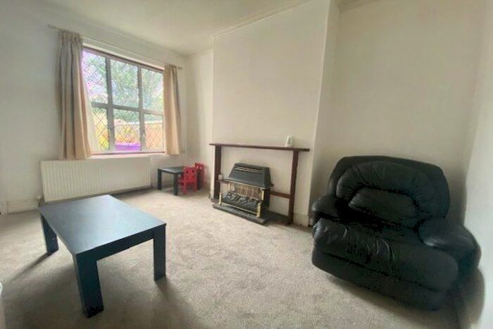 3 Bedroom Property To Rent In Hall Park Street, Bilston, WV14