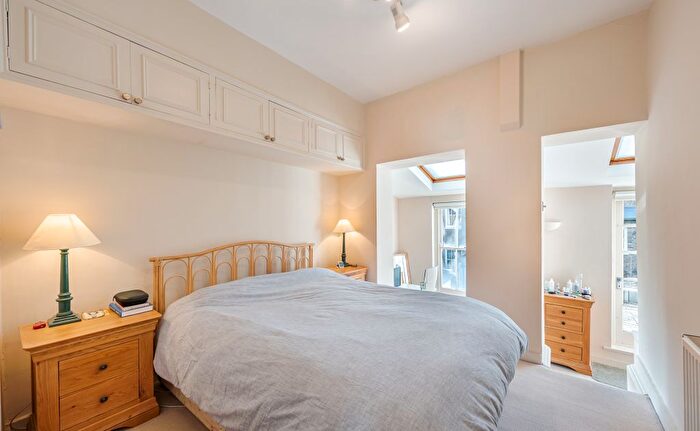1 Bedroom Terraced House To Rent In Sutherland Street, London, Uk, SW1V