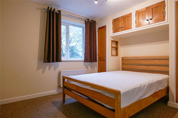 2 Bedroom Flat For Sale In London Road, Reading, Berkshire, RG1