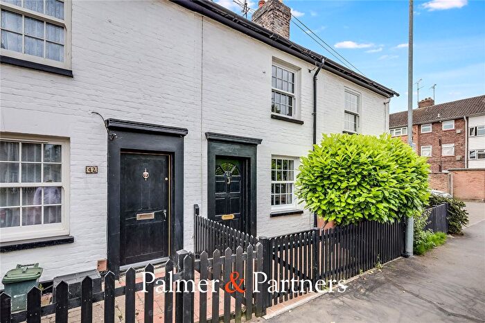 2 Bedroom Terraced House For Sale In New Writtle Street, Old Moulsham, Chelmsford, Essex, CM2