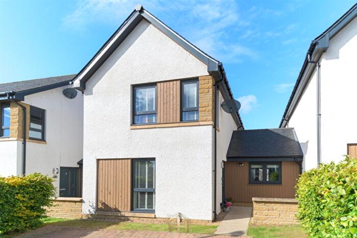 3 Bedroom Terraced House For Sale In Strathgray Crescent, Dundee, DD2