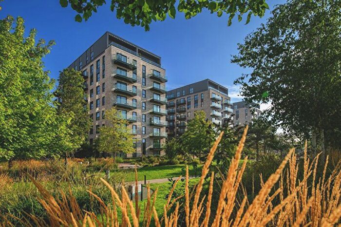 3 Bedroom Flat For Sale In Randolph Road, Southall, UB1