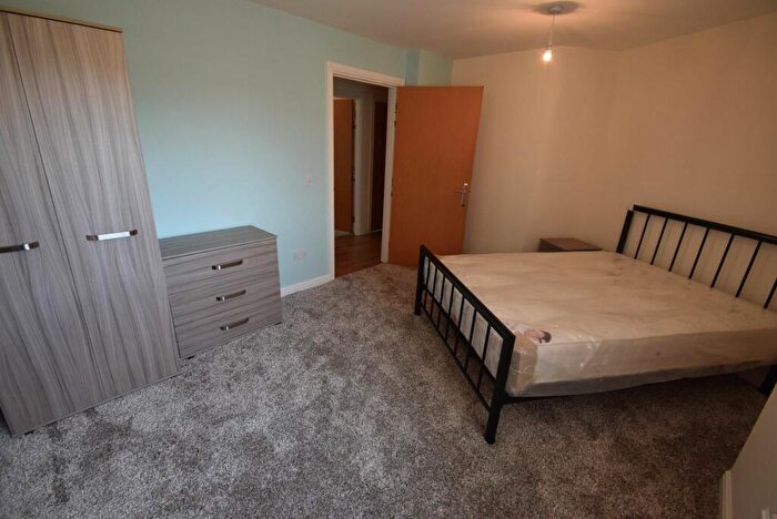 2 Bedroom Flat To Rent In Chorlton Road, Hulme, Manchester, Manchester, M15