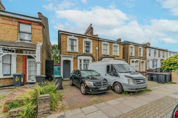 5 Bedroom House To Rent In Parkland Road, Wood Green, London, N22
