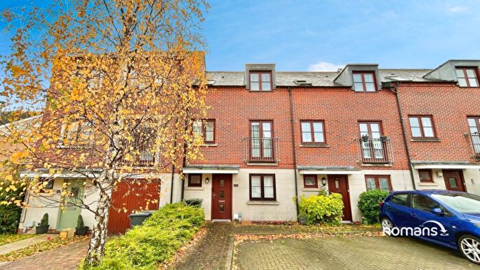3 Bedroom Terraced House For Sale In Peggs Way, Basingstoke, Hampshire, RG24