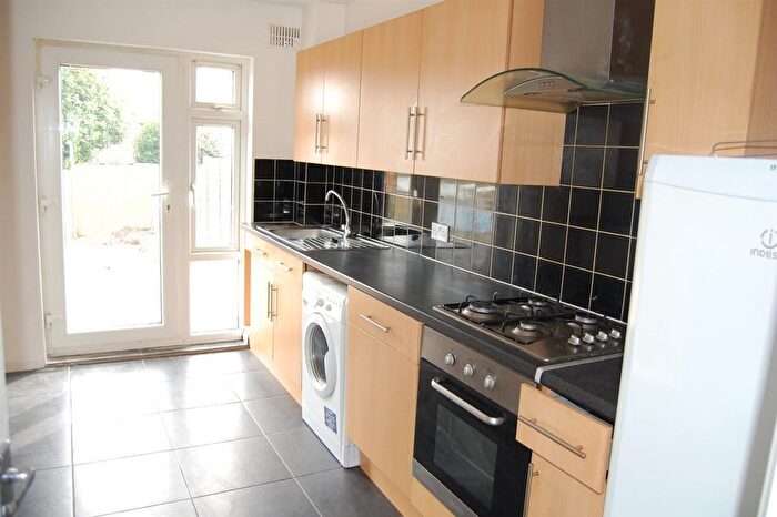 3 Bedroom Semi-Detached House To Rent In Byron Road, Southampton, SO19
