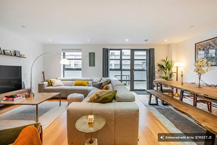 3 Bedroom Flat For Sale In Pages Walk, Alwen Court, SE1