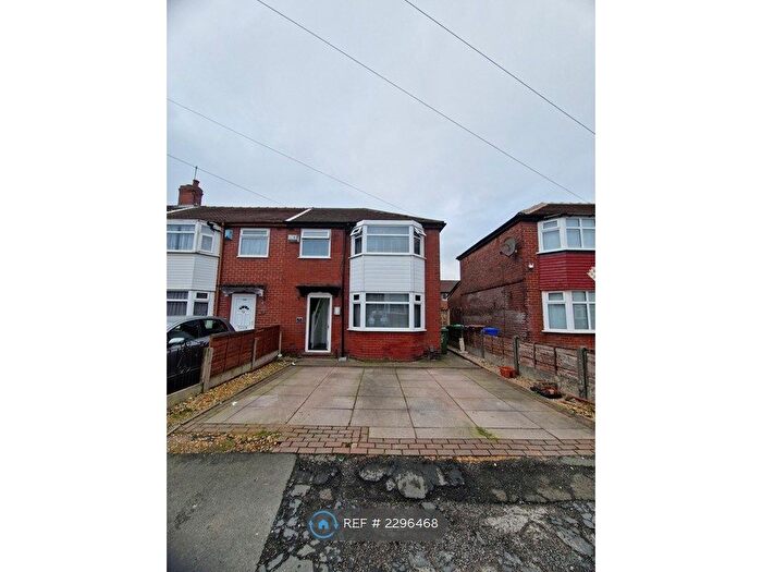 4 Bedroom Semi Detached House To Rent In Seddon Avenue, Manchester, M18