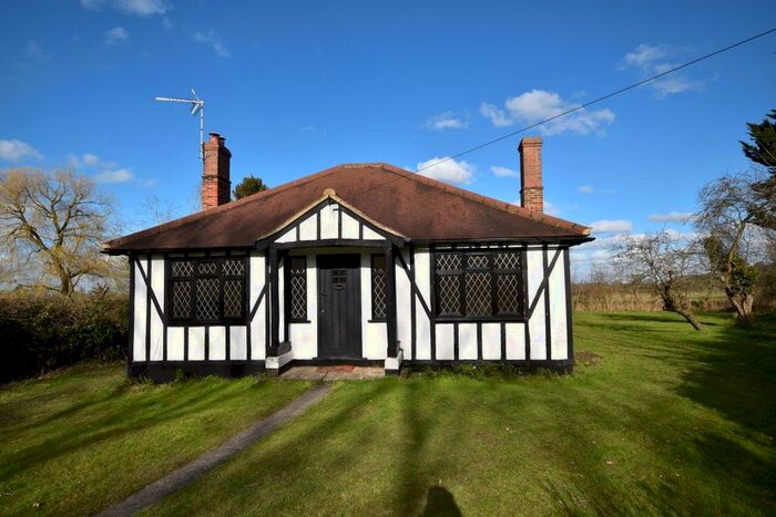 3 Bedroom Bungalow To Rent In High Street, Elmdon, Saffron Walden, CB11