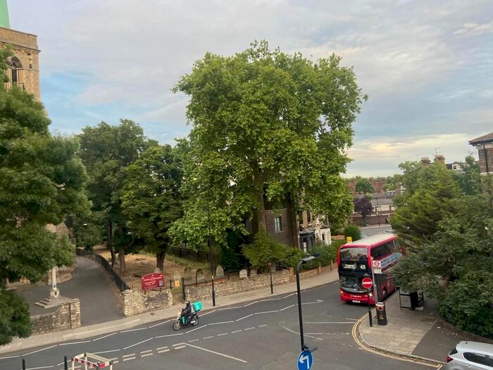 2 Bedroom Flat To Rent In Lauriston Road, Hackney, London, E9