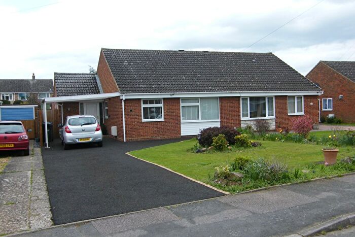 2 Bedroom Bungalow To Rent In Boardman Close, Little Paxton, PE19