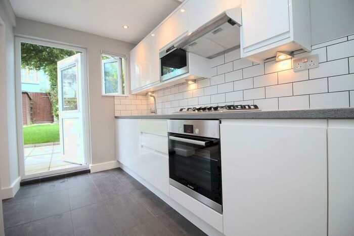 1 Bedroom Ground Flat To Rent In Marlborough Road, Archway, N19