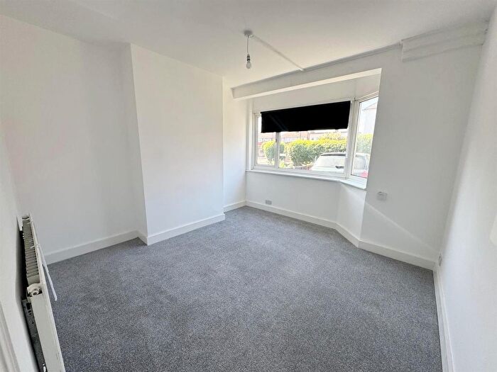 2 Bedroom Maisonette To Rent In Shirley Close, Dartford, DA1