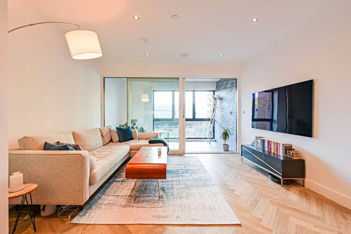 2 Bedroom Flat To Rent In Monkwood Way, Bow, London, E3