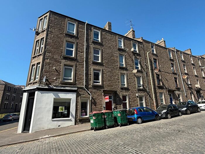 2 Bedroom Flat To Rent In Peddie Street (Off Hawkhill), Dundee, DD1