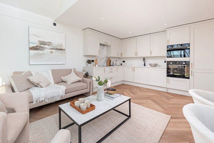 3 Bedroom Bungalow For Sale In Orchard Farm, Fawkham Road, Longfield, Kent, DA3
