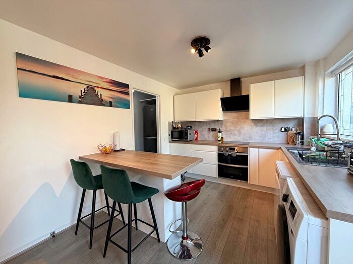 3 Bedroom Property To Rent In Garrett Grove, Nottingham, NG11