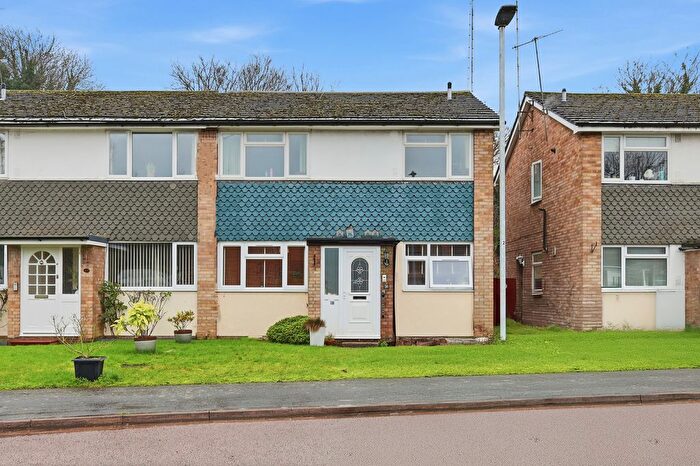 2 Bedroom Maisonette For Sale In Sycamore Drive, Park Street, St. Albans, AL2