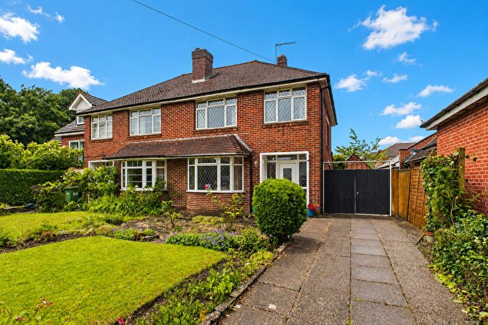 3 Bedroom Semi-Detached House For Sale In Hill Lane, Southampton, SO15