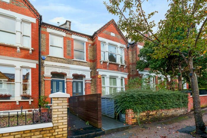 2 Bedroom Flat To Rent In Claremont Road, London, N6