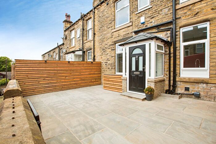 3 Bedroom Terraced House For Sale In Siddal Grove, Halifax, HX3