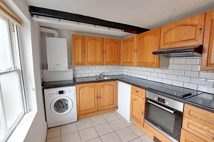 1 Bedroom Flat To Rent In Cross Street, Trowbridge, BA14