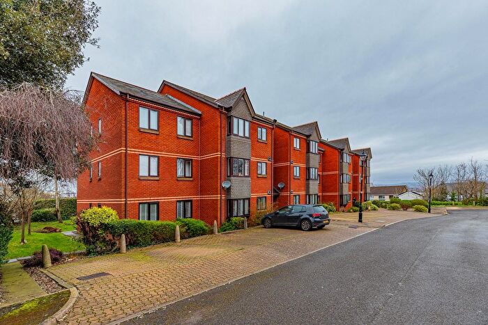 2 Bedroom Flat To Rent In Mariners Heights, Penarth, CF64