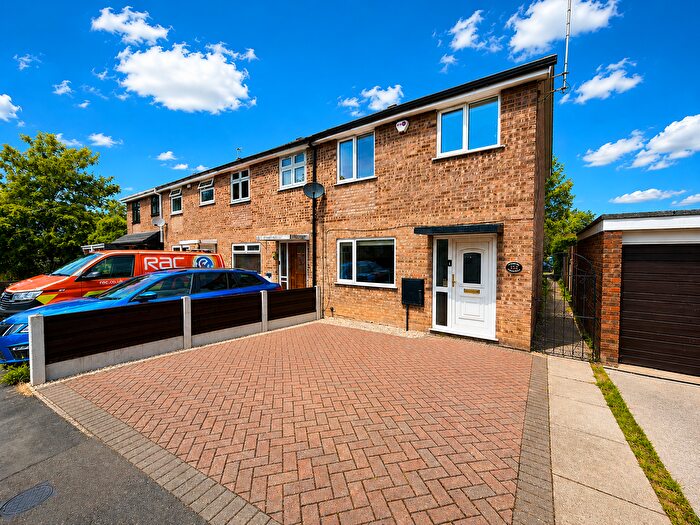 3 Bedroom End Of Terrace House For Sale In Shearwater Road, Offerton, Stockport, SK2