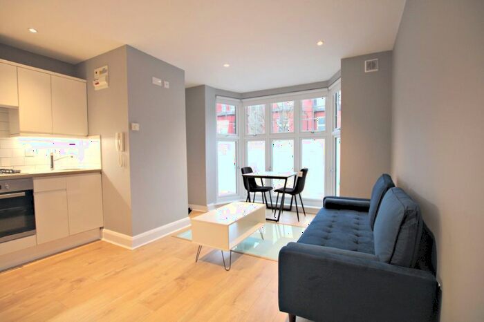 1 Bedroom Flat To Rent In Grove Road, London, NW2