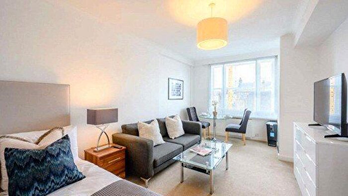 1 Bedroom Flat To Rent In Hill Street, London, W1J