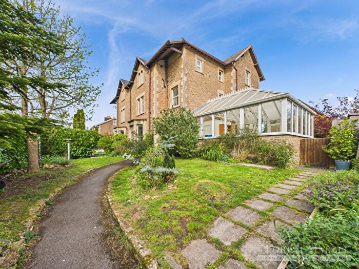 6 Bedroom Semi-Detached House For Sale In Bath Road, Frome, BA11