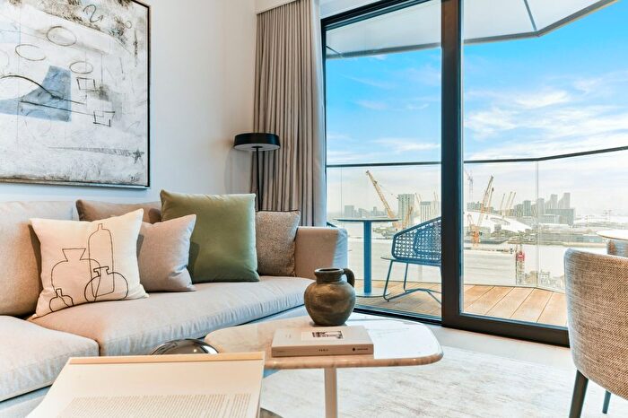 1 Bedroom Flat To Rent In George Street, South Quay, E14