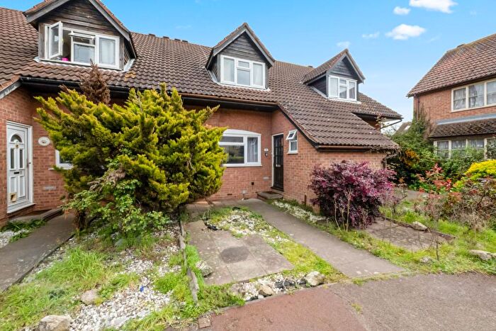 3 Bedroom End Of Terrace House For Sale In Herald Walk, Dartford, DA1