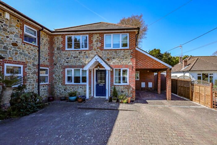 4 Bedroom Semi-Detached House For Sale In Forest Road, Liss, Hampshire, GU33