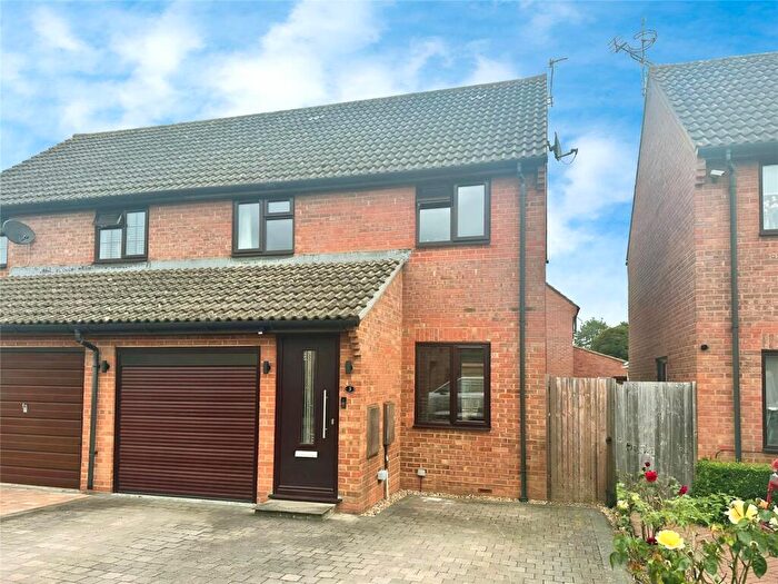 3 Bedroom Semi-Detached House For Sale In Muswell Close, Theale, Reading, Berkshire, RG7