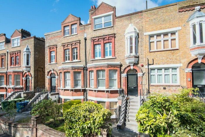 1 Bedroom Flat To Rent In The Gardens, London, SE22