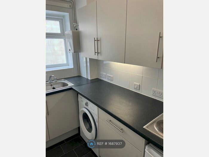 Studio To Rent In Lawn Rd, Southampton, SO17