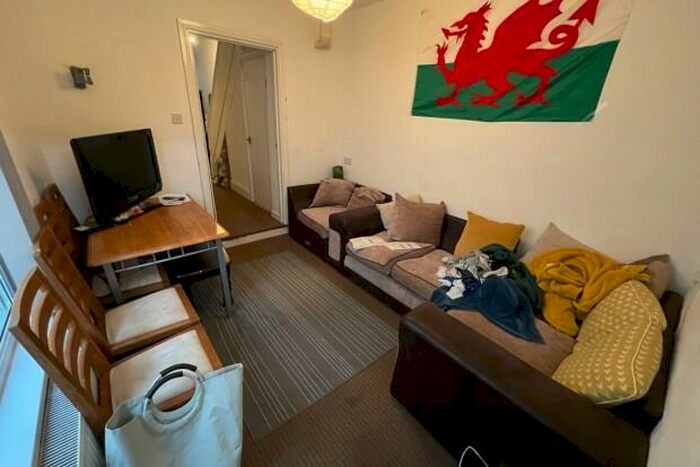 4 Bedroom Terraced House To Rent In Harriet Street Cardiff, CF24