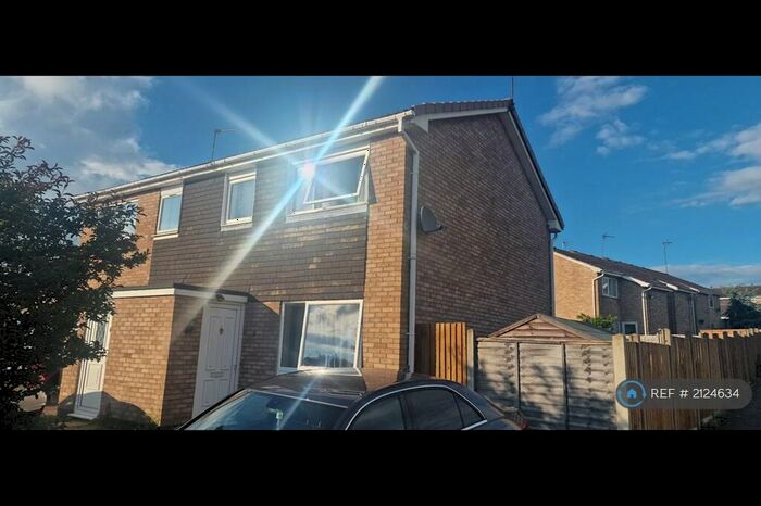 3 Bedroom Semi-Detached House To Rent In Gleneagles Close, Kettering, NN15