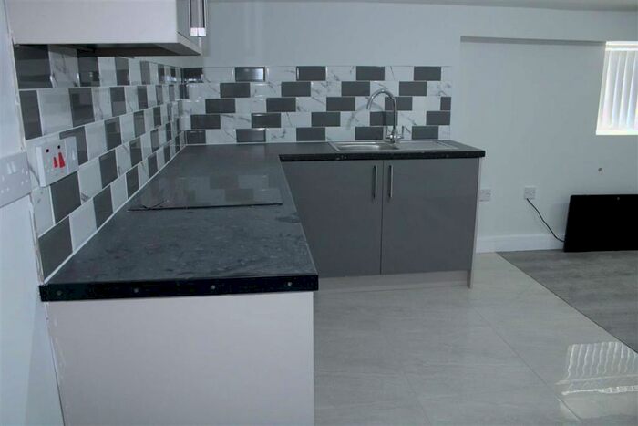 2 Bedroom Flat To Rent In West Bromwich Street, Walsall WS1