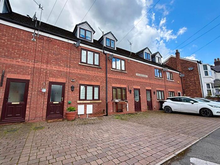 3 Bedroom Town House For Sale In St. Johns Road, Macclesfield, SK11