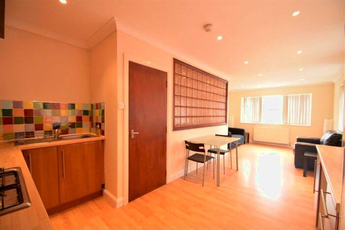 2 Bedroom Flat To Rent In Heaton Place, Heaton, NE6